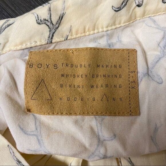 unique antlers on an ivory colored button down top - Picture 8 of 10